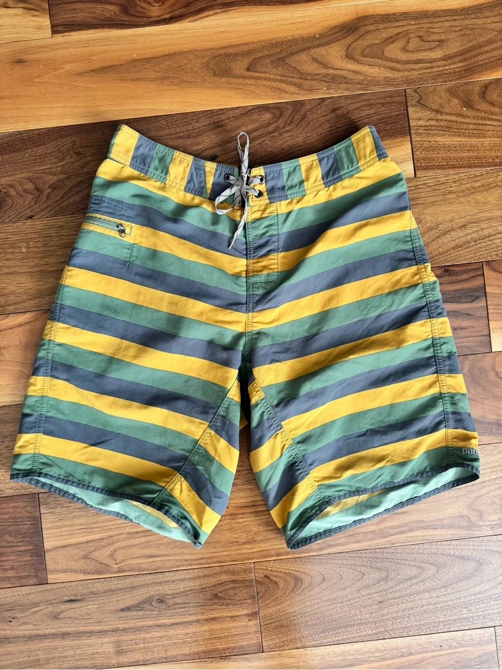 Patagonia Wavefarer Board Short Men 31 Strip Swim Truck Drawstring